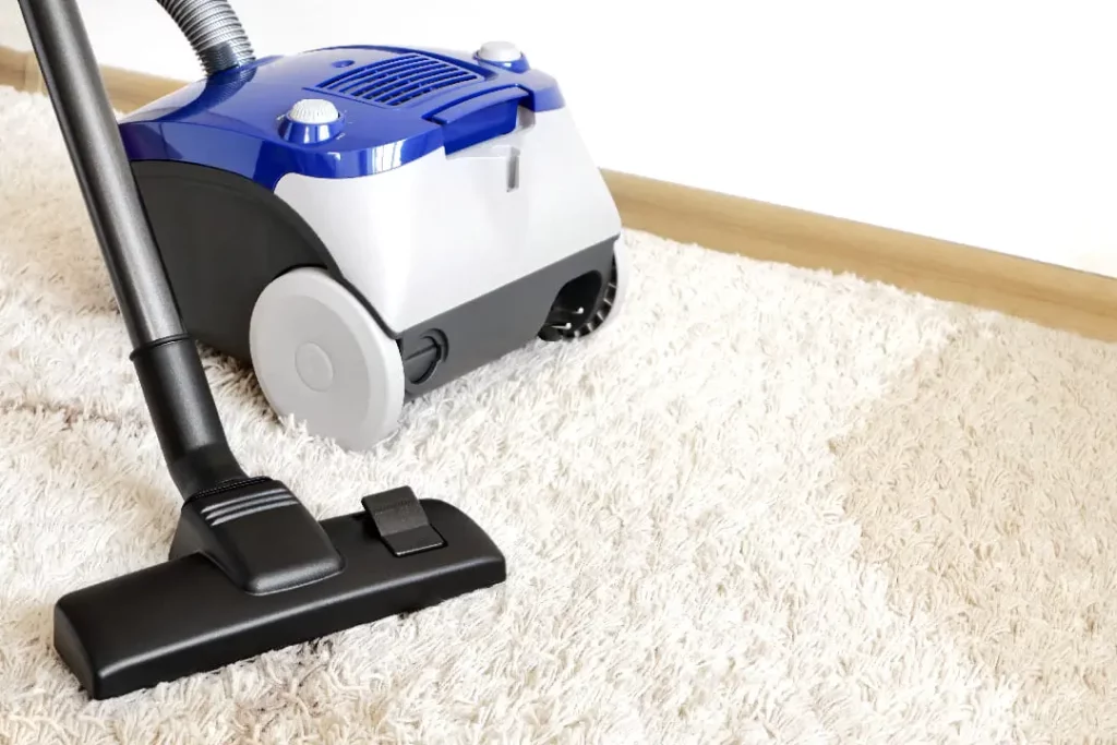 Bersihkan dengan Vacuum Cleaner