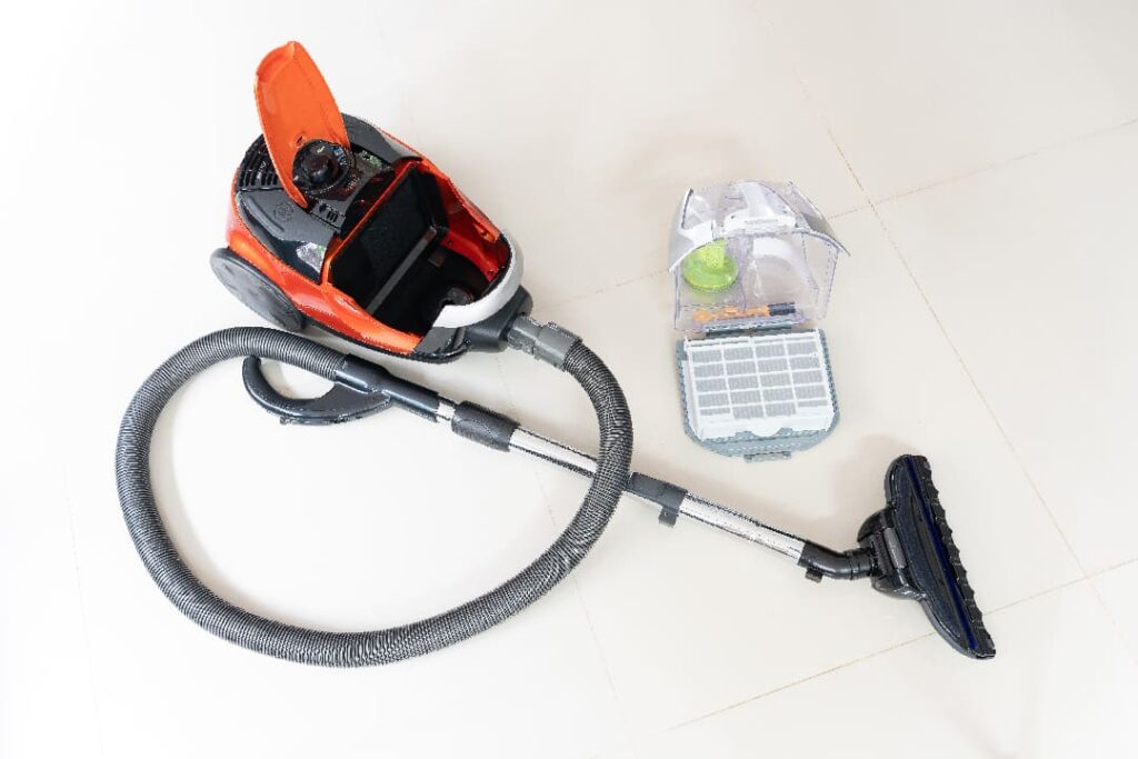 Vacuum Cleaner untuk membersihkan