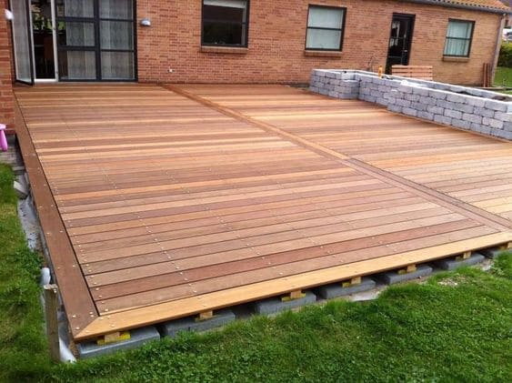 Lantai Decking Kayu