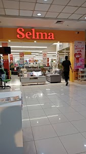 Selma Araya Malang